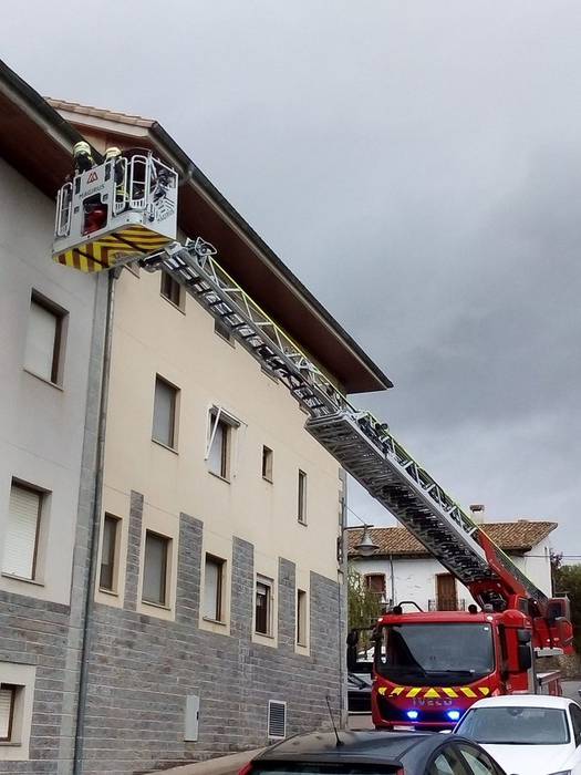 Asteburuko haizeteak kalteak eta arazoak eragin ditu hainbat tokitan