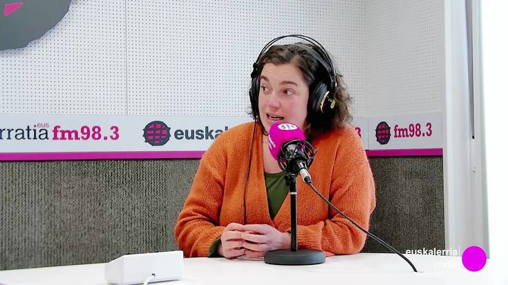 Idoia Mujika: "Zientzia alorrean bikaintasuna birdefinitu behar da pertsonei galdetuz ea pozik sentitzen diren haien jardueran"