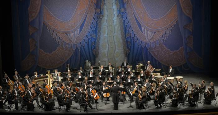 Iruñeko Orfeoia eta San Petesburgoko orkestra gaur, Baluarten