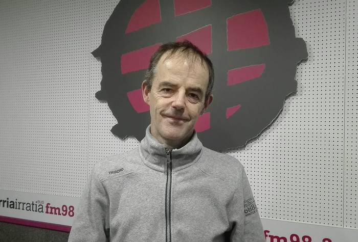 TOPAKETA JON ARRETXE IDAZLEAREKIN