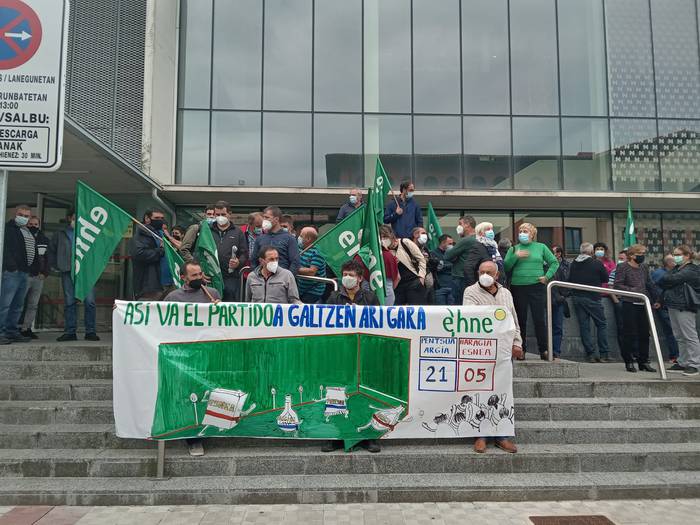 Ustiategi txikiak desagertzeko arriskuan direla ohartarazi du EHNE sindikatuak