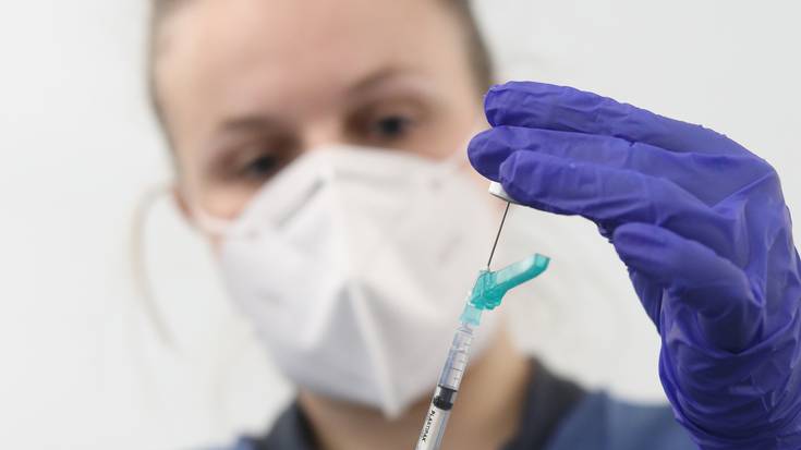 Kutsatzeak apur bat jaitsi dira Nafarroan: 400 baino gutxiago erregistratu ditzute