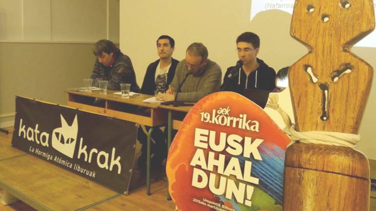 Aitziber Sarasola gogoan, euskararen aldeko ekimen eredugarriak aztertu ditu 19. Korrikak