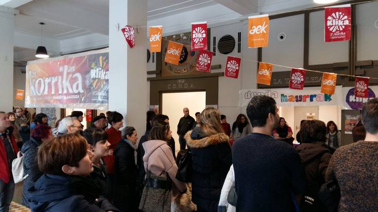 Euskarari, literaturari eta herriari 'Klika' egiteko deia
