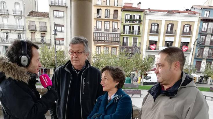 Gazteluko plazatik egin dugu 30. urteurreneko irratsaio berezia