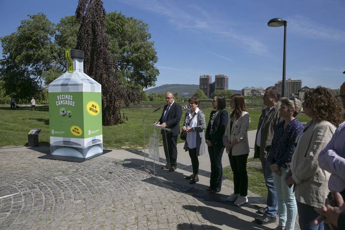 Kale zurrutaren aurkako kanpainak Euskararen eta Berdintasunaren Ordenantzak betetzen ez dituela salatu du Iruñeko oposizioak