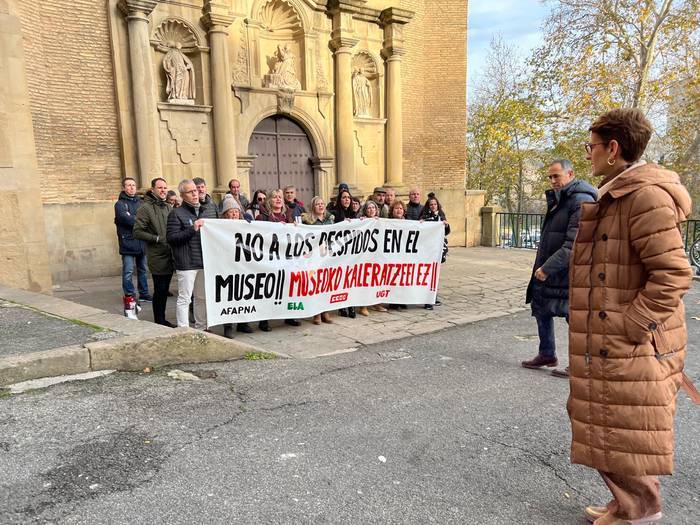 Nafarroako Museoko zerbitzuaren azpikontratazioa salatu dute AFAPNA, ELA, CCOO eta UGT sindikatuek
