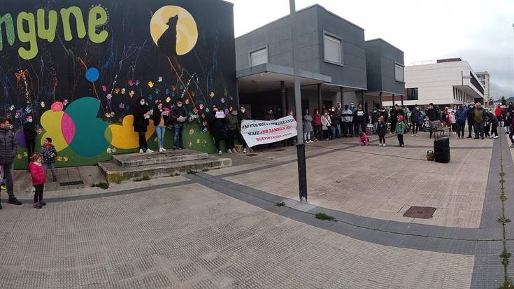"Aurrera lan komunitarioa"