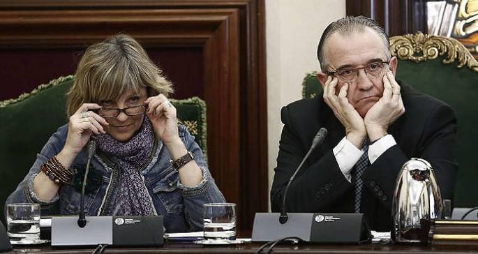 Iruñeko EH Bilduk Maria Caballeroren anaiari esleitutako kontratuen auzian diziplinazko txostena irekitzeko eskaera egin du