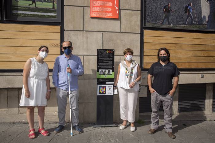 Urritasunak dituzten pertsonentzako turismo informazio puntuak jarri dituzte Iruñean