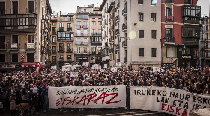 Iruñeko haur eskoletako gurasoek batzarra antolatu dute murrizketei erantzuteko