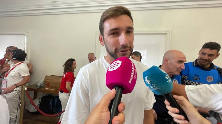 Jon Monkaiola: "Hau bakarrik bizitzan behin bizitzen da"