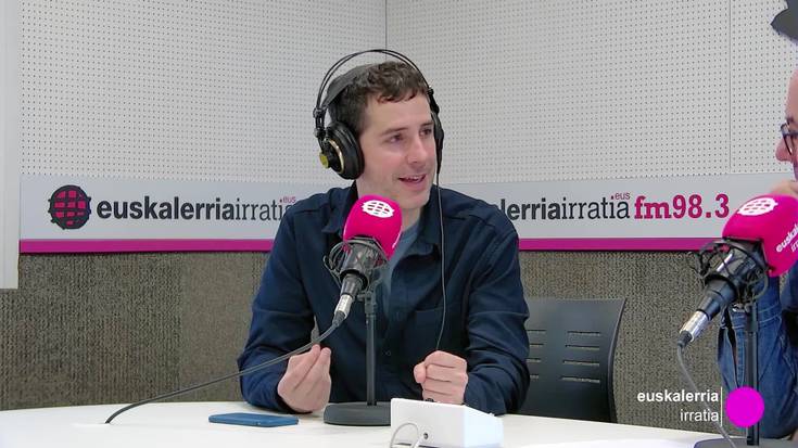 Oier Zuñiga: “Antzerkiaren erritu kolektiboa eta margotzearen intimitatea beharrezkoak ditut”