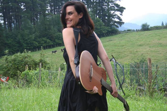KONTZERTUA: Maria Rivero & Tribu Banda, "Parentesiak"