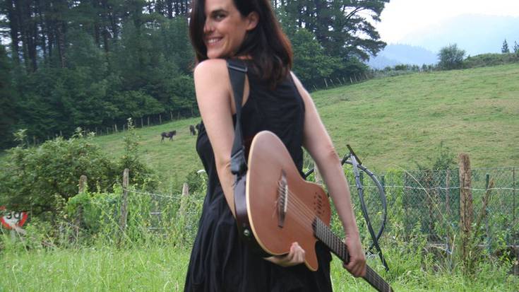 KONTZERTUA: Maria Rivero & Tribu Banda, "Parentesiak"