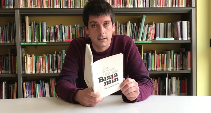 LIBURU AURKEZPENA: “Bizia min”, Jon Ander Urkiaga