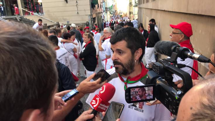 Ibai Ripodas: "Zezenak inguruan genituela oldartu zitzaizkigun udaltzainak"