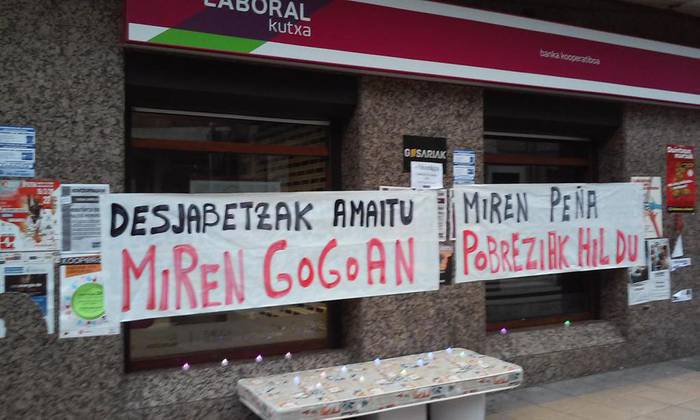 Larunbatean manifestazioa Iruñean, Miren Peñaren heriotza salatzeko