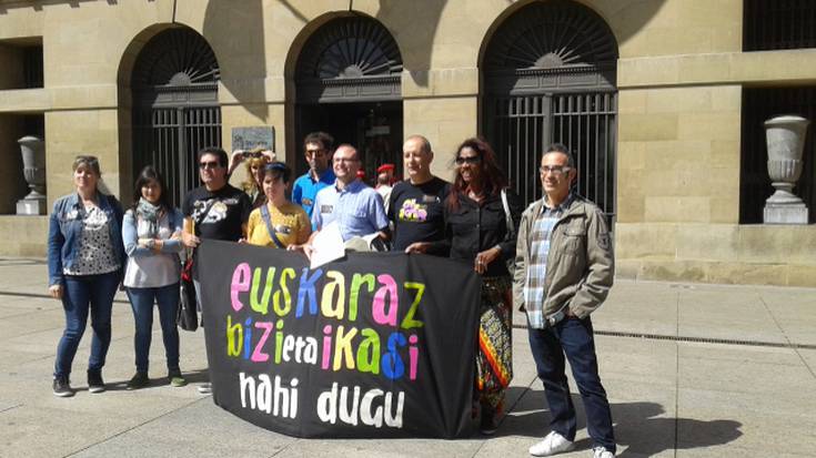 Elortz bailarako gurasoekin bat: Garraio eta jantokirako dirulaguntzak.
