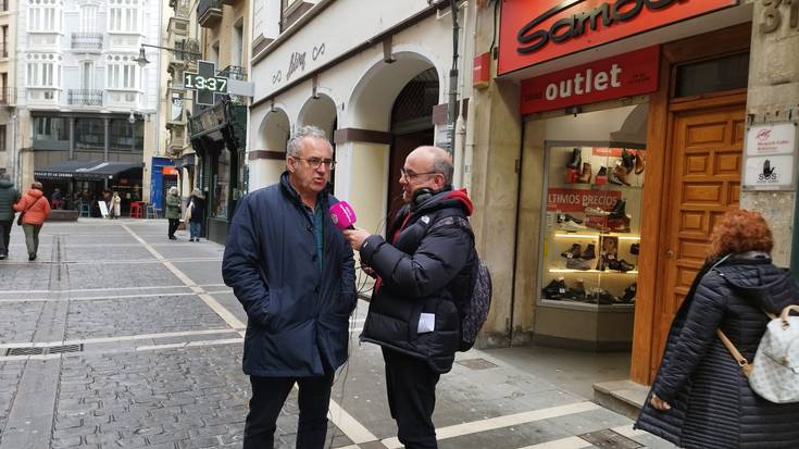 Zapateria kalean ibilaldia Fermin Erbiti kazetariaren eskutik