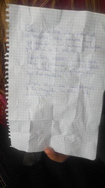 Ez musukatzeko exijitu dio emakume batek lesbiana bikote bati billabesan