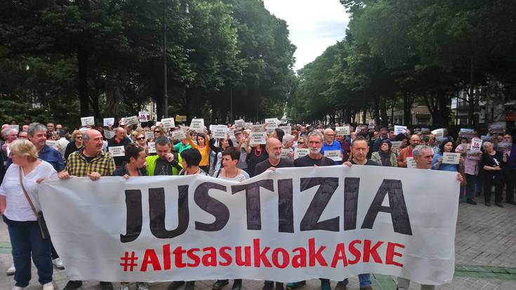 Iruñeak "elkartasunez eta duintasunez" gainezka egin dezan eskatu dute Altsasuko Gurasoek