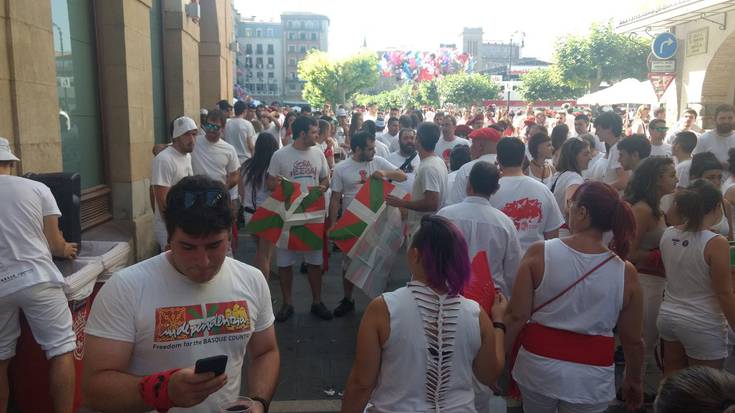 150 ikurrina txiki atzeman ditu Foruzaingoak