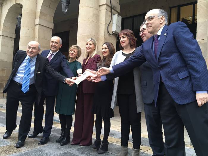 Oinarrizko Hiztegi Juridiko-Parlamentarioa aurkeztu dute 1.754 hitzez osatua