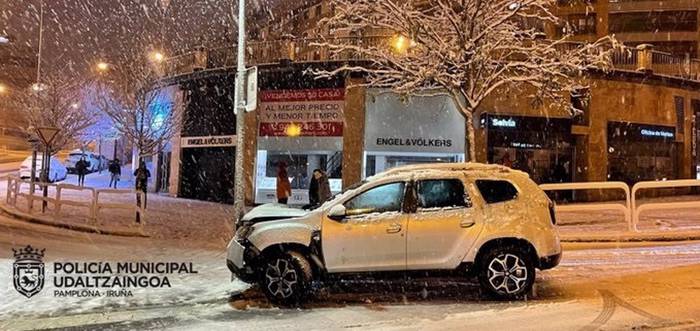Hamar istripu izan dira asteburuan Iruñean, zauriturik gabe