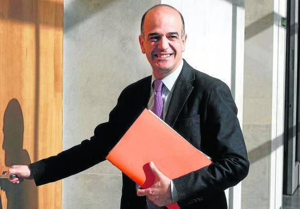 Alberto Catalan: "Helduen mahaian eseriko naiz behingoz. Sentitzen naiz super-super ongi Marimondongi!"