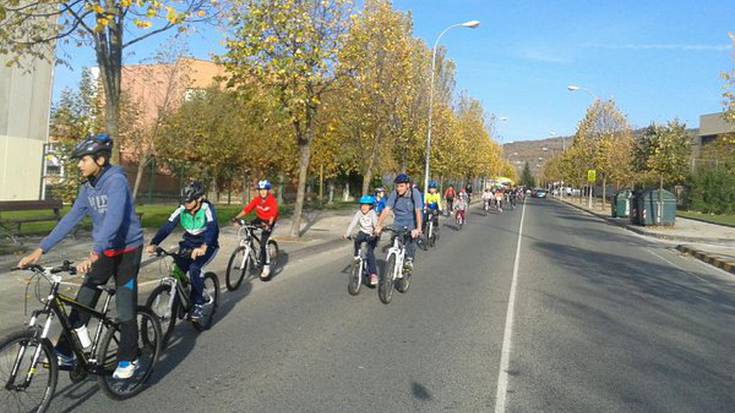 Nafarroako ikastolen 50. urteurrena. Jaso-Paz de Ziganda-San Fermin ikastolak bat eginda UXUE IKASTOLA gogoratzeko