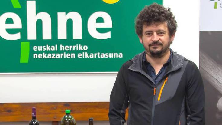 Patxiku Irisarri (EHNE): “Datorren hilabetean nork segituko ahalko duen da zalantza esne ekoizleentzat”