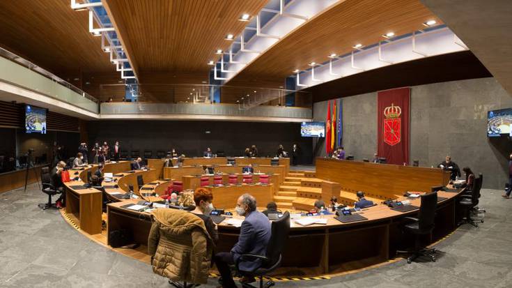 Kongresuan ez bezala, ofizialtasunaren inguruko mozioaren aurka egin dute sozialistek parlamentuan