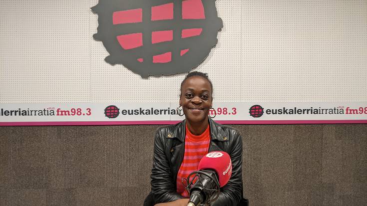 Afrika Bibang: "Lan berriarekin ahalduntze oihu bat bota nahi dut"