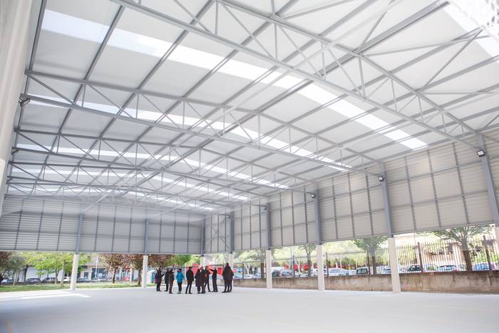 20 urteren ostean Iturrama institutoak jolastoki estalia lortu du