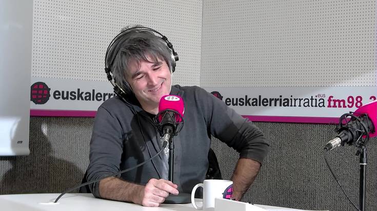 Xabi Camarero: "Urtzen abestietako batzuk jendearen bizitzaren soinu bandaren parte direla ikustea oso polita da"