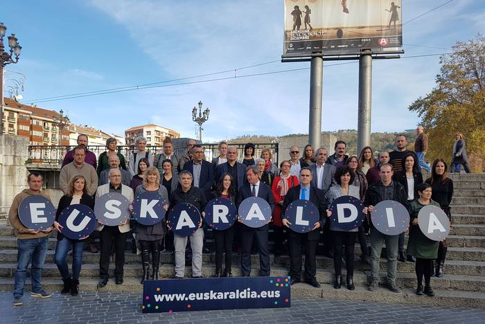 Euskararen erabilera sustatzeko “Euskaraldia, 11 egunez euskaraz” ekimena aurkeztu dute