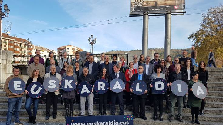 Euskararen erabilera sustatzeko “Euskaraldia, 11 egunez euskaraz” ekimena aurkeztu dute