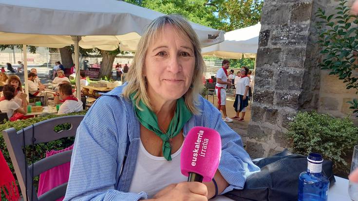 Sortetxeari jotaren sorrera azaldu digu Mila Martinez jotariak