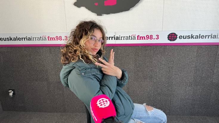 Klaudia Rodriguez kantaria, gizon solista frikiez