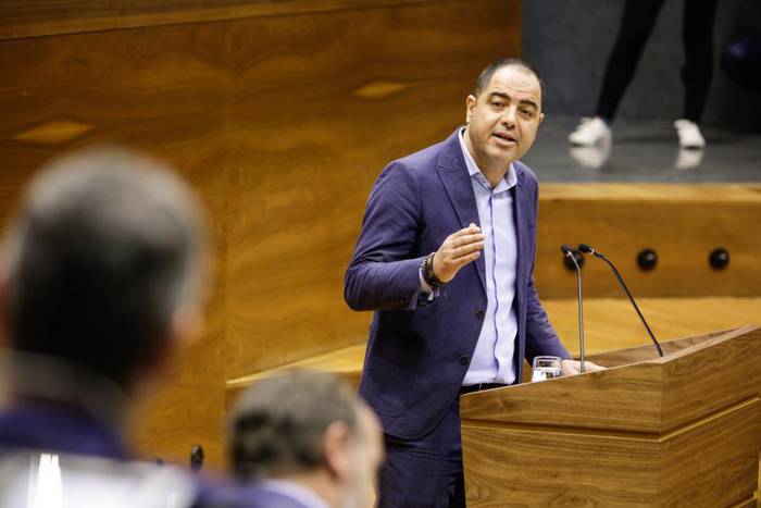 Zerga neurri berriak onartu ditu parlamentuak