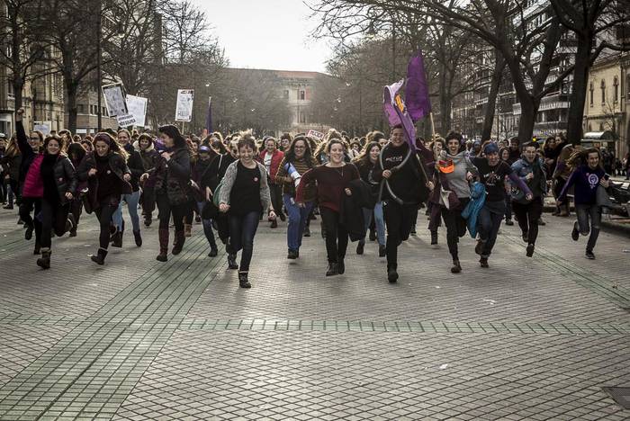 "Antolatu indarrak, batu borroka feministara!"