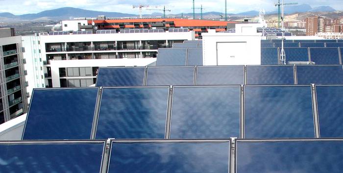Iruñeko Udalak 22 neurriko Energia-Plan bat aurkeztu du autonomia eta burujabetza energetikoa areagotzeko