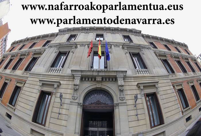 Nafarroako Parlamentua ere .eus domeinua erabiltzen hasi da