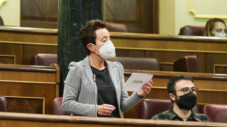 Bel Pozueta (EH Bildu): “PSOEk erabaki du norekin egin nahi dituen politikak”
