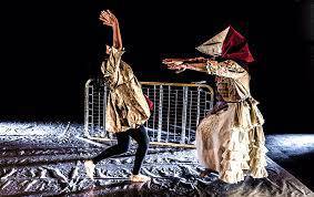 ANTZERKIA: "Atzerrian lurra garratz", Huts Teatroa eta Artedrama