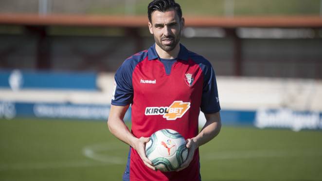 Osasunak Enric Gallegori 1,2 milioi euro ordaindu beharko dio jokalariaren kaleratzeagatik