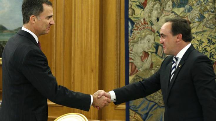 Madrilen Pedro Sanchez babesteko prest azaldu da Navarra Suma