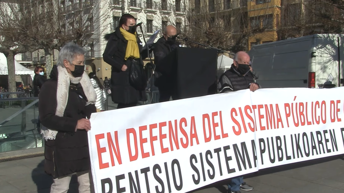 Gutxieneko pentsioak 1.080 eurora arte osa ditzala eskatu diote pentsionistek Nafarroako Gobernuari