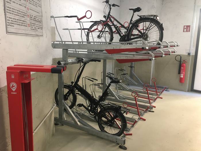 124 bizikleta uzteko tokia 